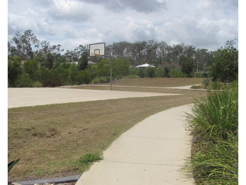 12 Kurwongbah Street, Boyne Island QLD 4680