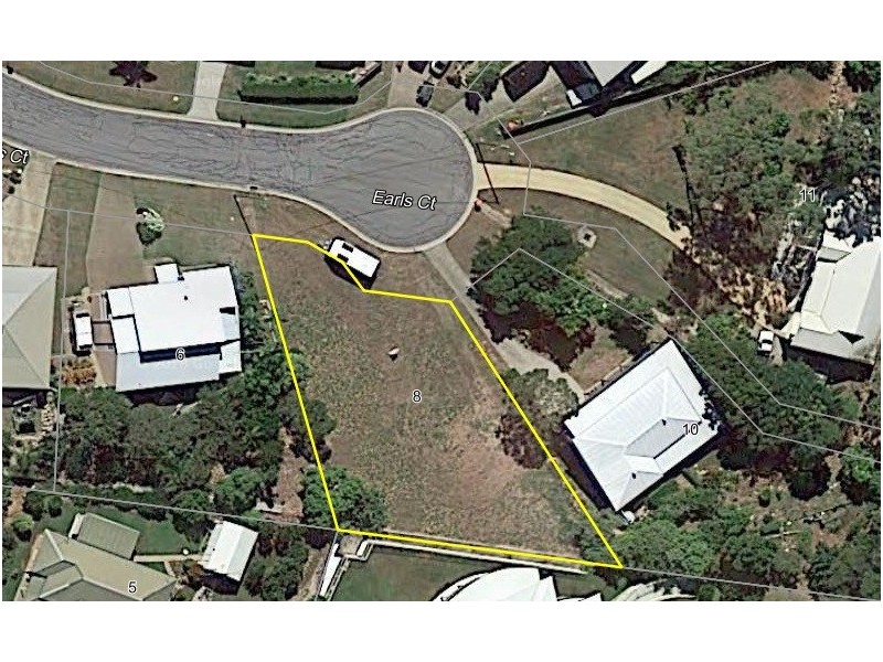 8 Earls Court, Telina QLD 4680