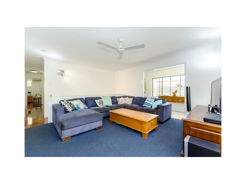 25 Venus Street, Telina QLD 4680