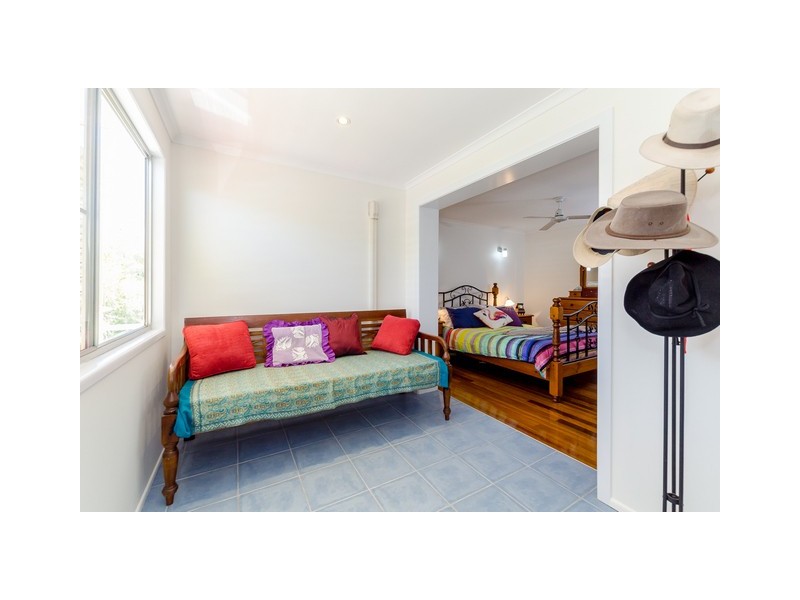 25 Venus Street, Telina QLD 4680