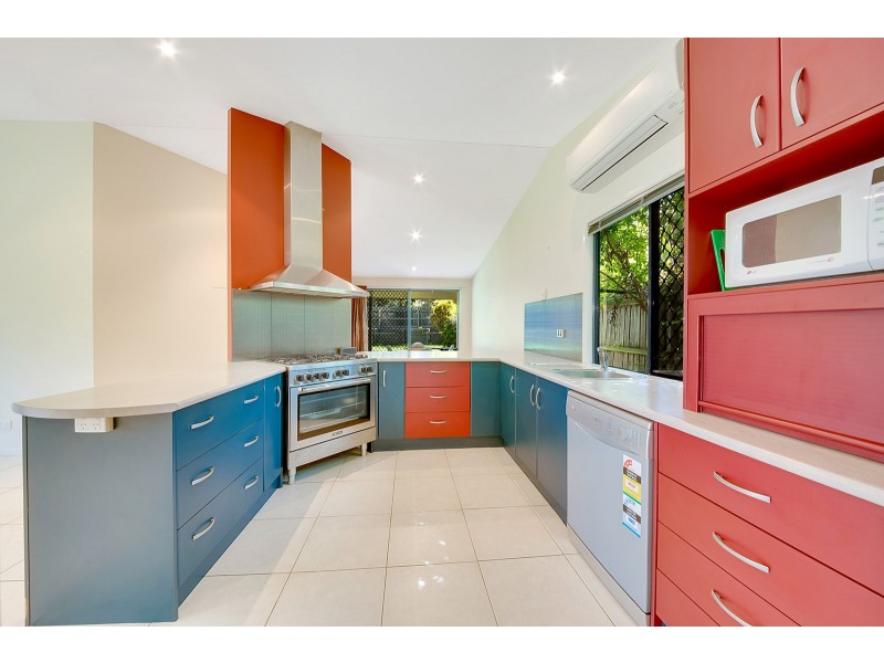 16 Katrina Boulevard, New Auckland QLD 4680