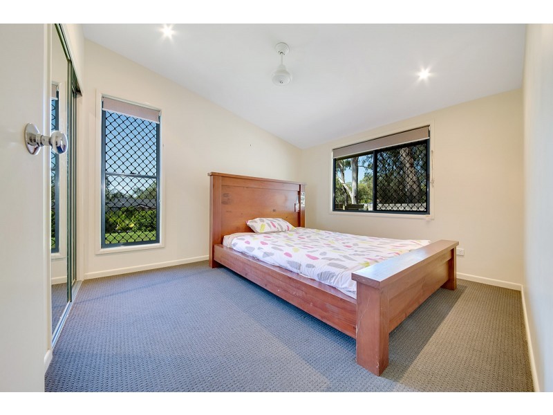 16 Katrina Boulevard, New Auckland QLD 4680