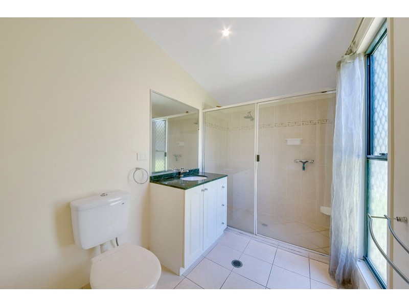 16 Katrina Boulevard, New Auckland QLD 4680