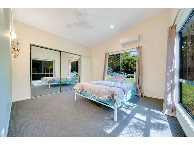 16 Katrina Boulevard, New Auckland QLD 4680