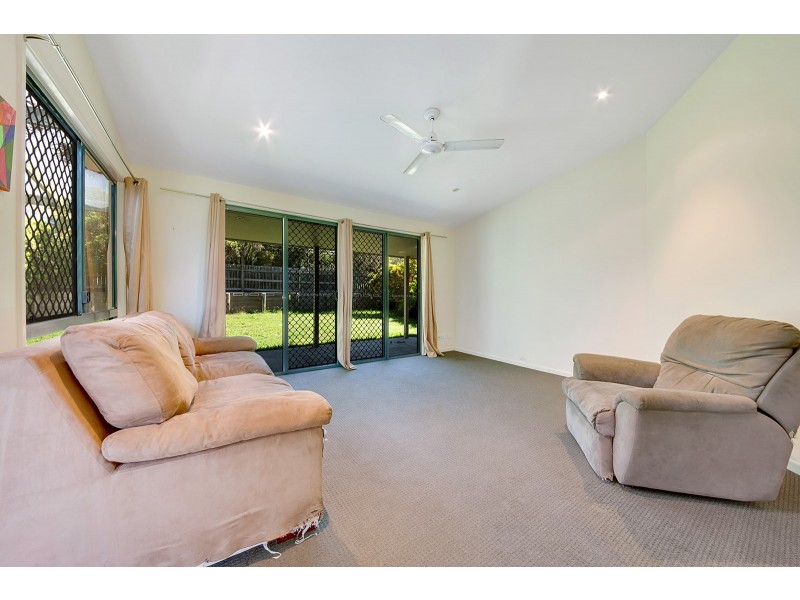 16 Katrina Boulevard, New Auckland QLD 4680