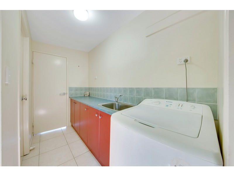 16 Katrina Boulevard, New Auckland QLD 4680