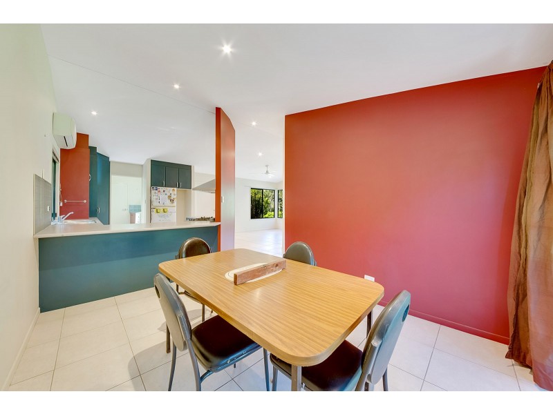 16 Katrina Boulevard, New Auckland QLD 4680