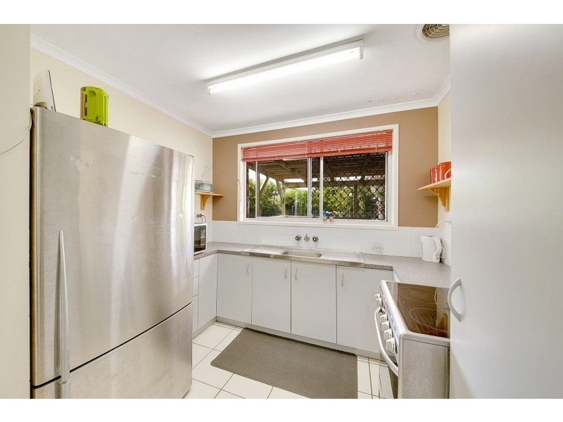 6 Andrew Court, Boyne Island QLD 4680
