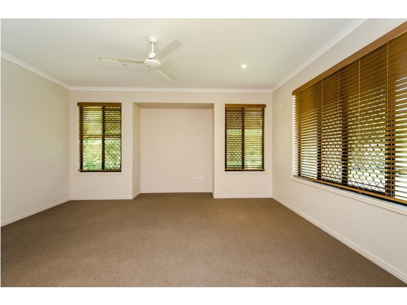 33 Southern Cross Close, Telina QLD 4680