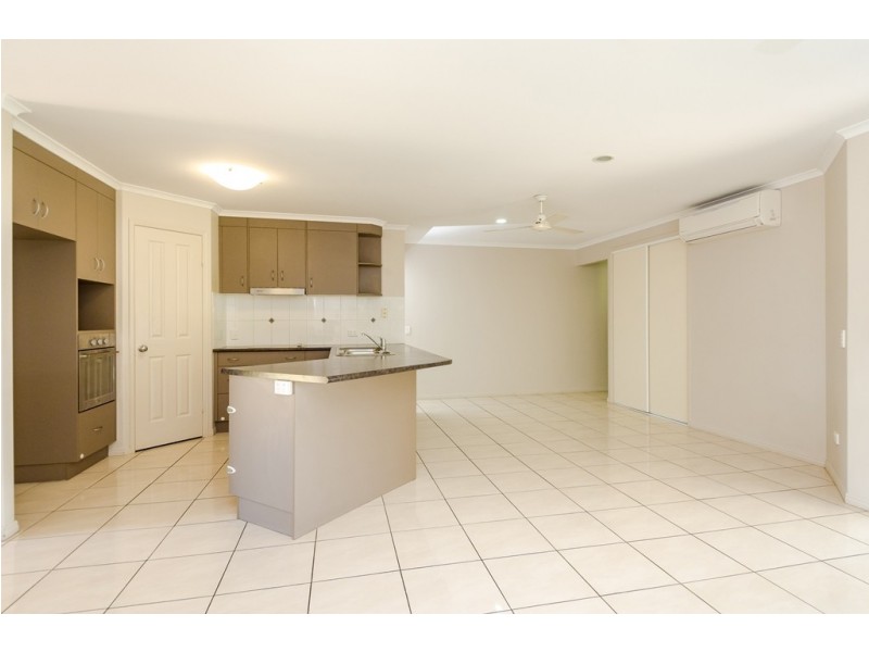 33 Southern Cross Close, Telina QLD 4680