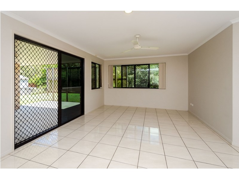 33 Southern Cross Close, Telina QLD 4680