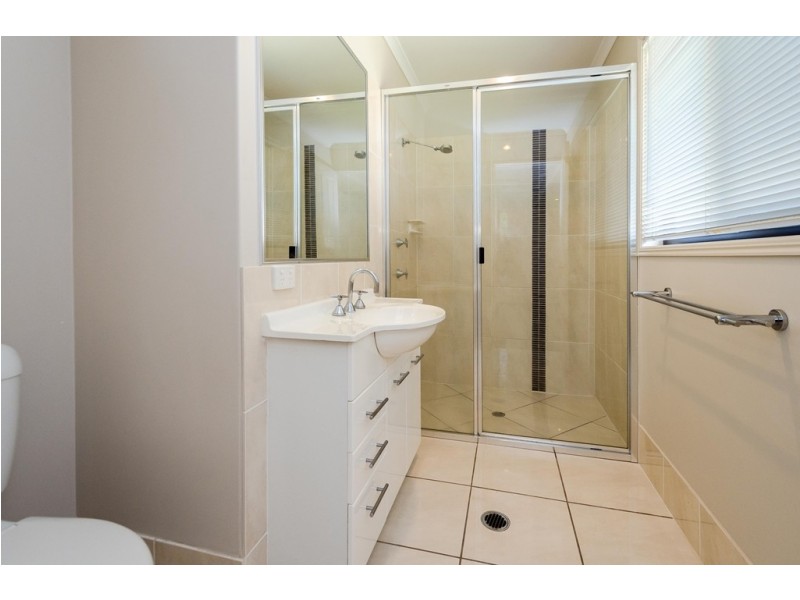 33 Southern Cross Close, Telina QLD 4680