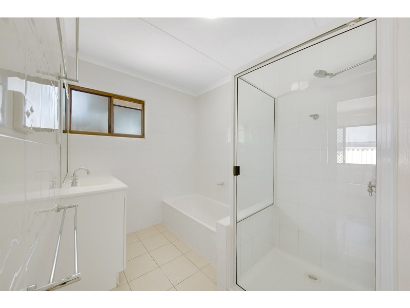 56 Beak Street, New Auckland QLD 4680