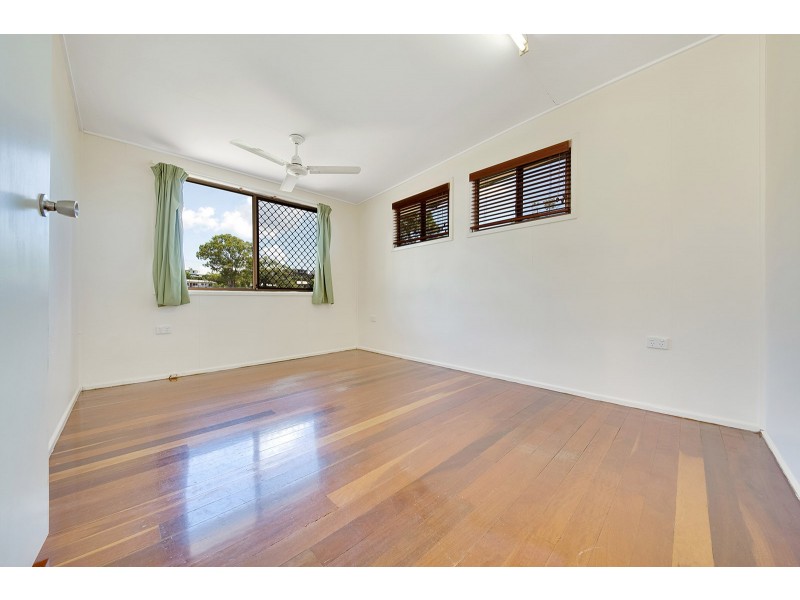 56 Beak Street, New Auckland QLD 4680