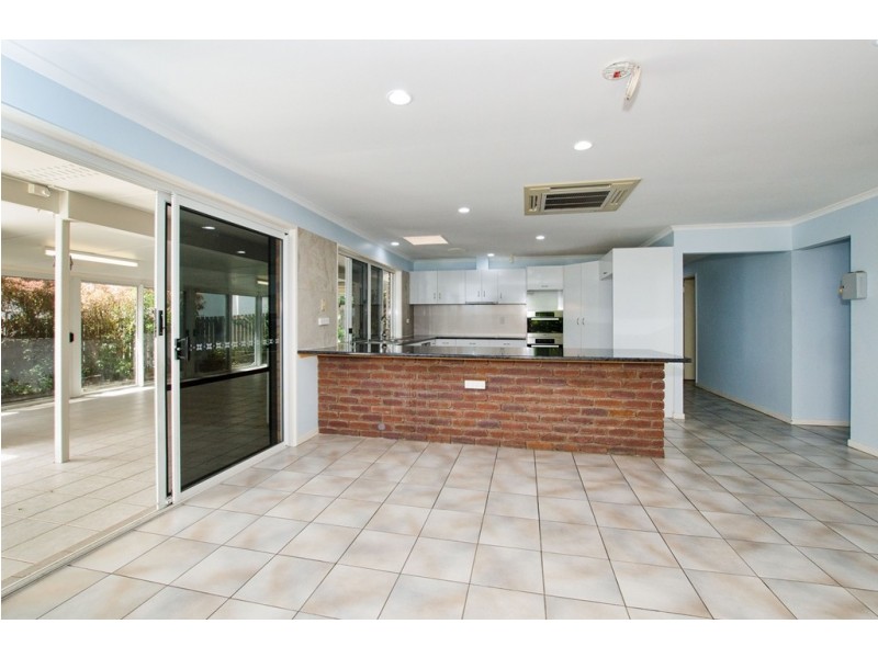 12 Piper Street, West Gladstone QLD 4680