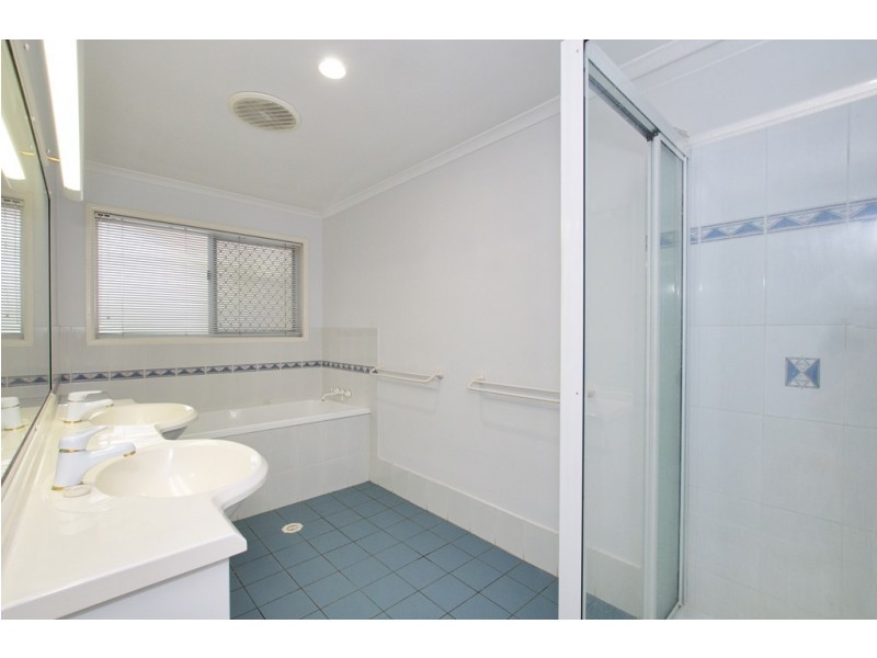 12 Piper Street, West Gladstone QLD 4680