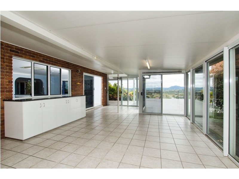 12 Piper Street, West Gladstone QLD 4680