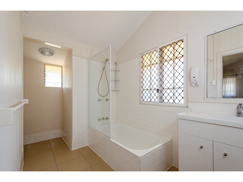 16 Bonar Street, South Gladstone QLD 4680