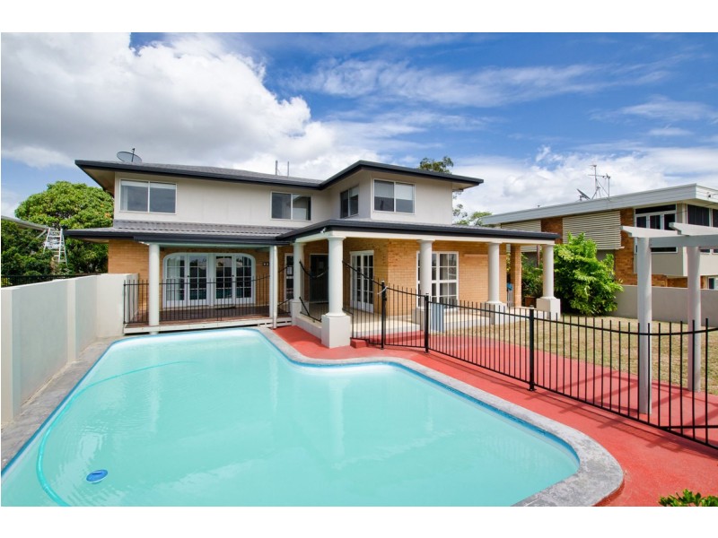 19 Hill Crescent, West Gladstone QLD 4680