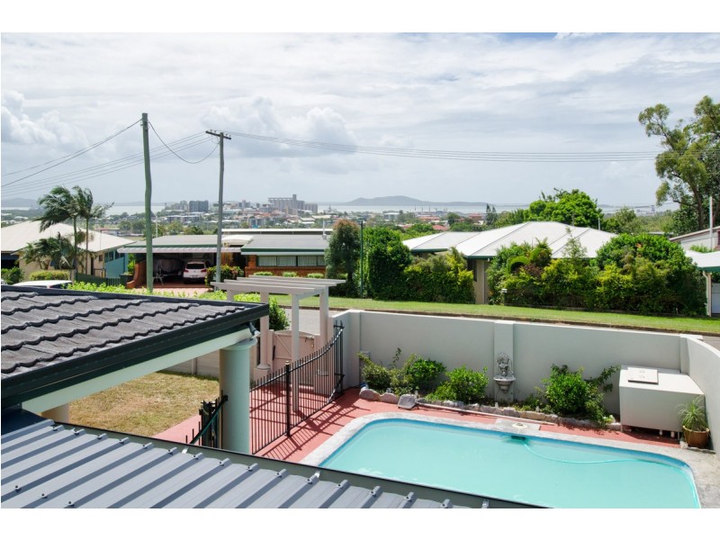 19 Hill Crescent, West Gladstone QLD 4680