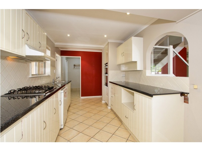 19 Hill Crescent, West Gladstone QLD 4680