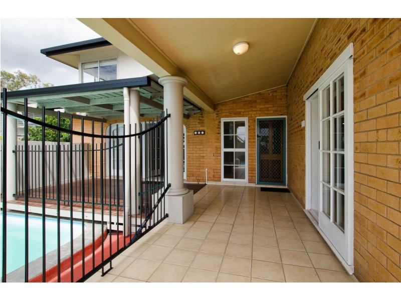 19 Hill Crescent, West Gladstone QLD 4680