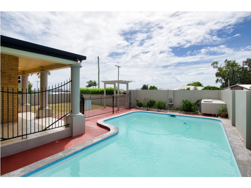 19 Hill Crescent, West Gladstone QLD 4680