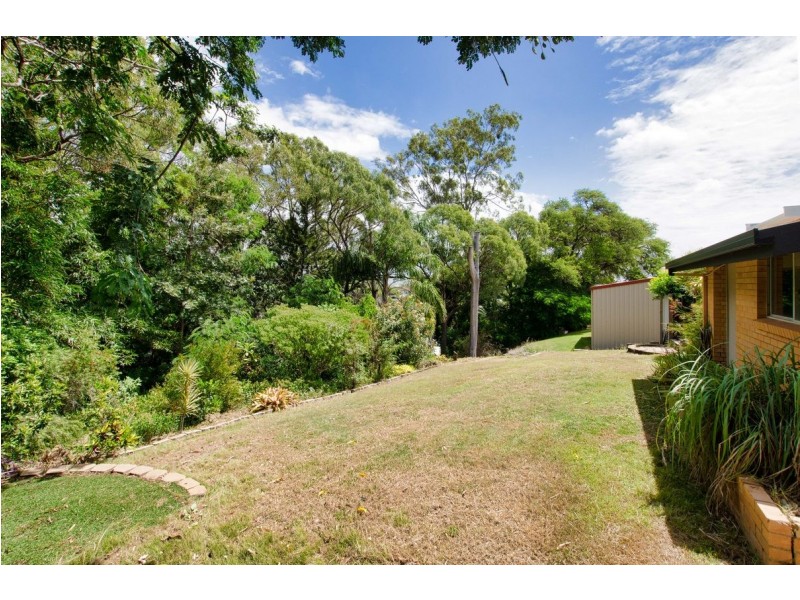 19 Hill Crescent, West Gladstone QLD 4680