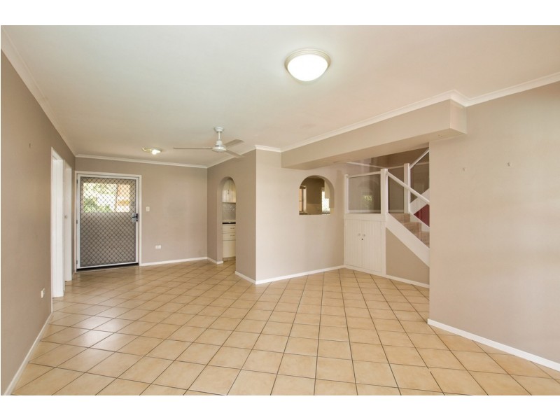 19 Hill Crescent, West Gladstone QLD 4680