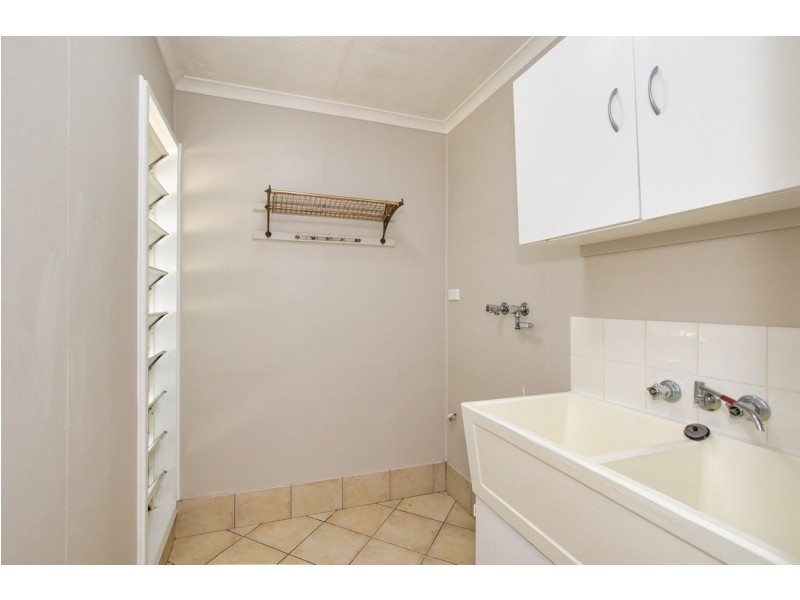 19 Hill Crescent, West Gladstone QLD 4680