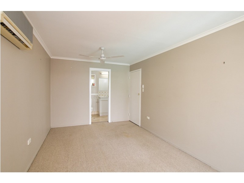 19 Hill Crescent, West Gladstone QLD 4680