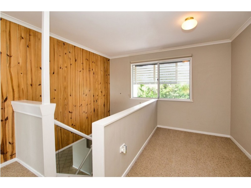 19 Hill Crescent, West Gladstone QLD 4680