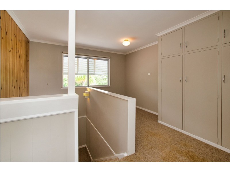 19 Hill Crescent, West Gladstone QLD 4680