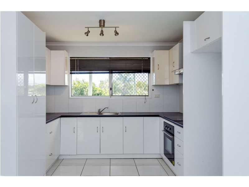3 Tuna Street, Toolooa QLD 4680