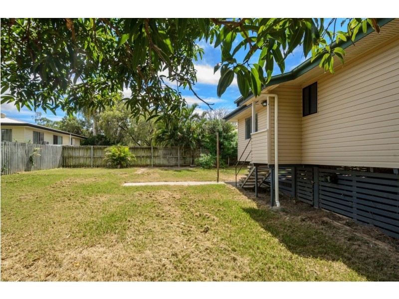 3 Tuna Street, Toolooa QLD 4680
