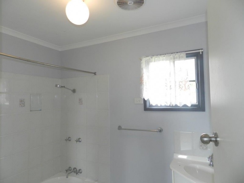 25 Watt Street, West Gladstone QLD 4680