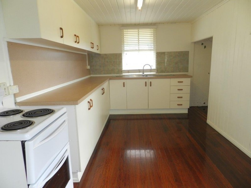 2 Herbert Street, Gladstone QLD 4680