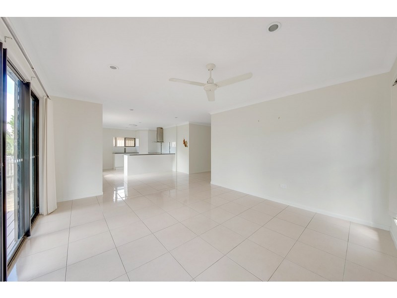 159b J Hickey Avenue, Clinton QLD 4680