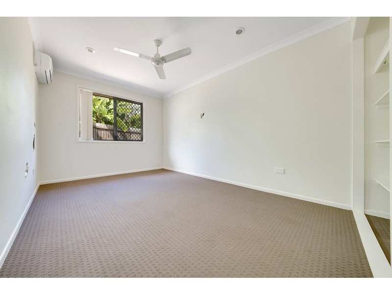 159b J Hickey Avenue, Clinton QLD 4680