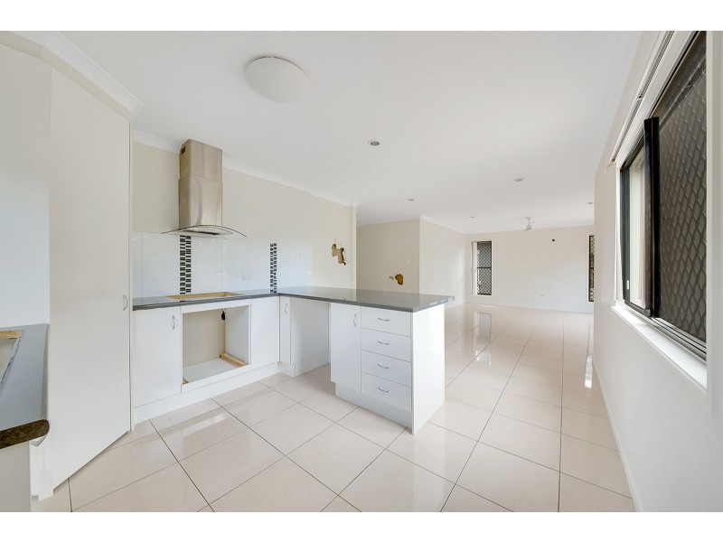 159b J Hickey Avenue, Clinton QLD 4680