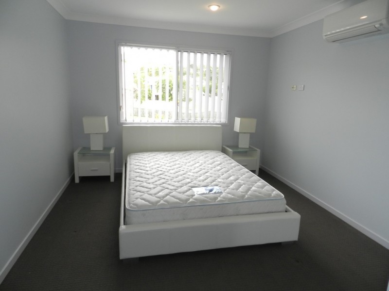 16 Fowler Street, West Gladstone QLD 4680