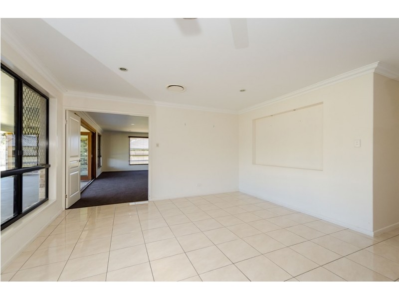 26 PARKSVILLE DRIVE, New Auckland QLD 4680