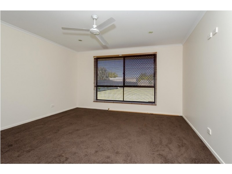 26 PARKSVILLE DRIVE, New Auckland QLD 4680