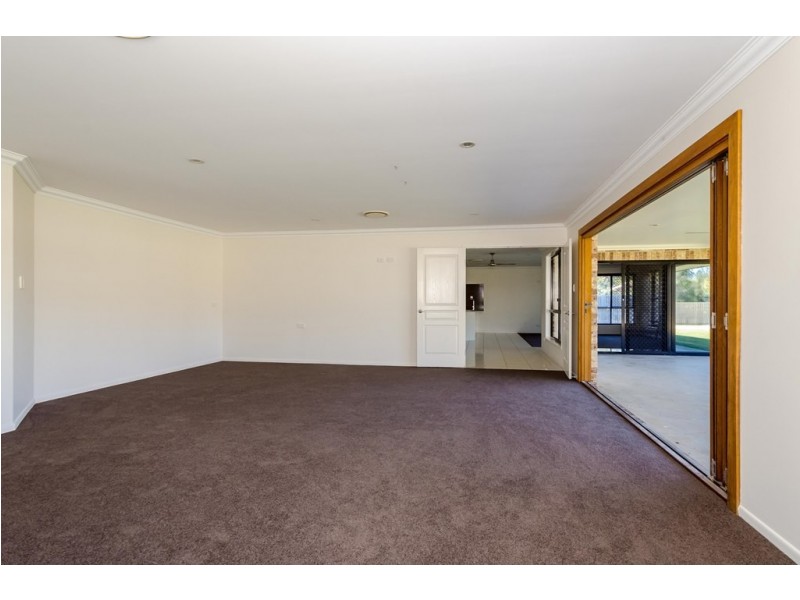 26 PARKSVILLE DRIVE, New Auckland QLD 4680