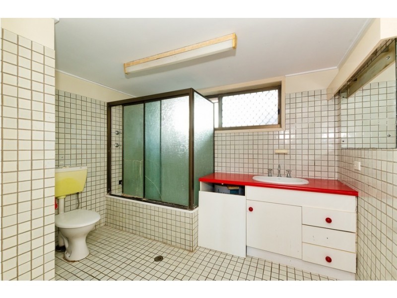 1/7 KENT STREET, West Gladstone QLD 4680