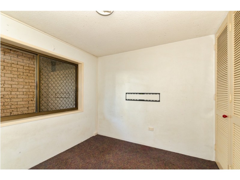 1/7 KENT STREET, West Gladstone QLD 4680