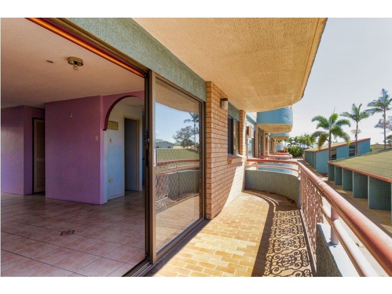 1/7 KENT STREET, West Gladstone QLD 4680