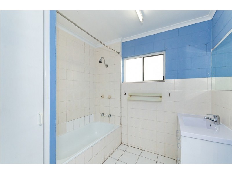 25 FLETCHER STREET, West Gladstone QLD 4680