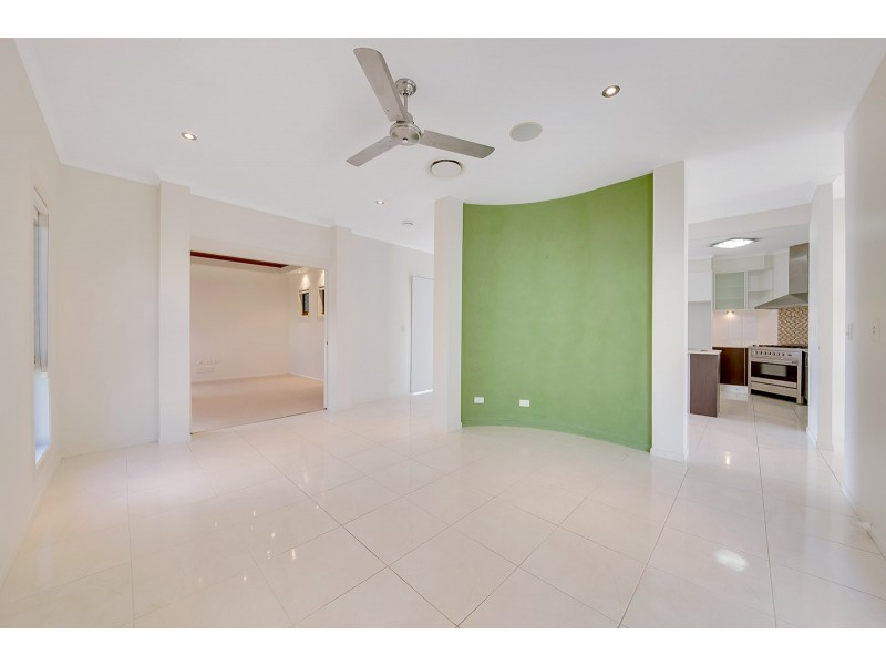 4 Wyara Close, Clinton QLD 4680