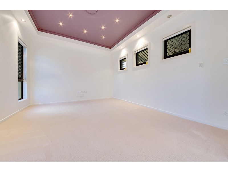 4 Wyara Close, Clinton QLD 4680